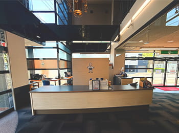 札幌店仏壇館は店内01